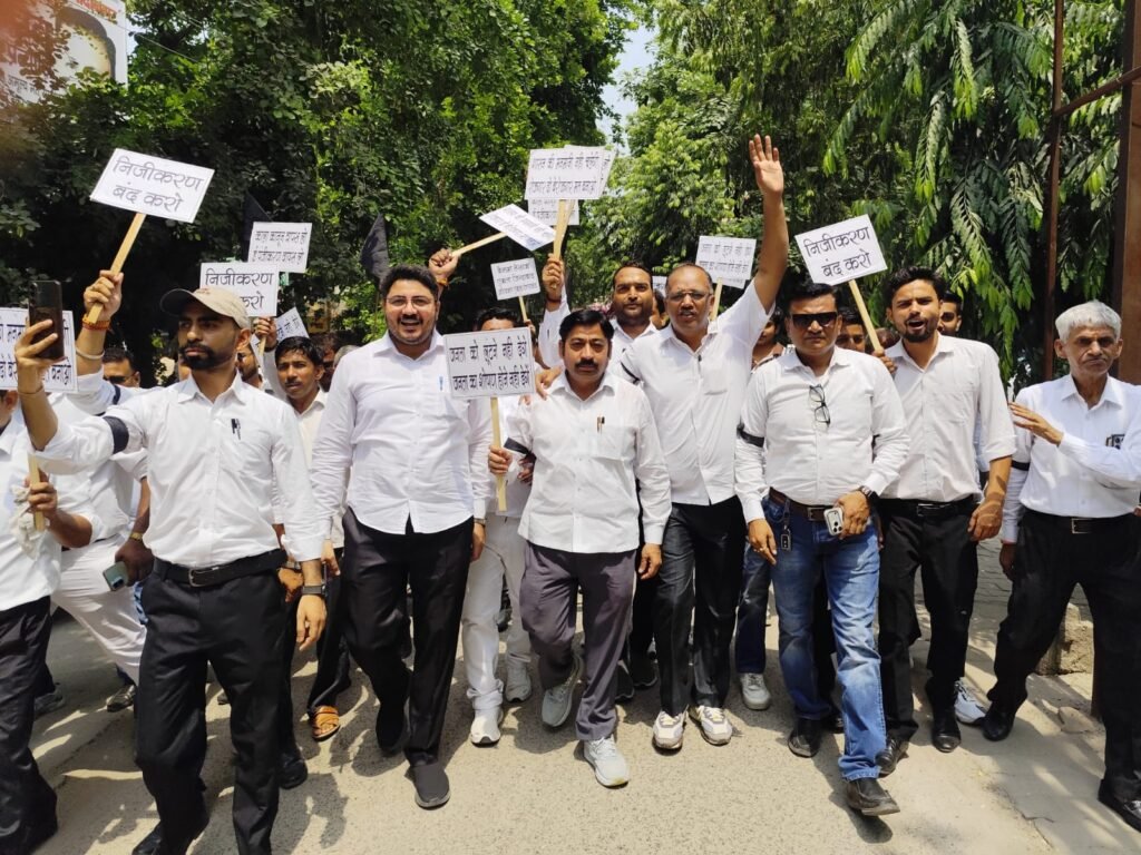 रजिस्ट्री ई-पंजीकरण के खिलाफ वकीलों और बैनामा लेखकों का विरोध जारी